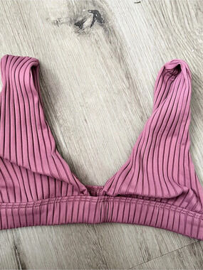 MIKOH Ribbed Bikini Top in Pink